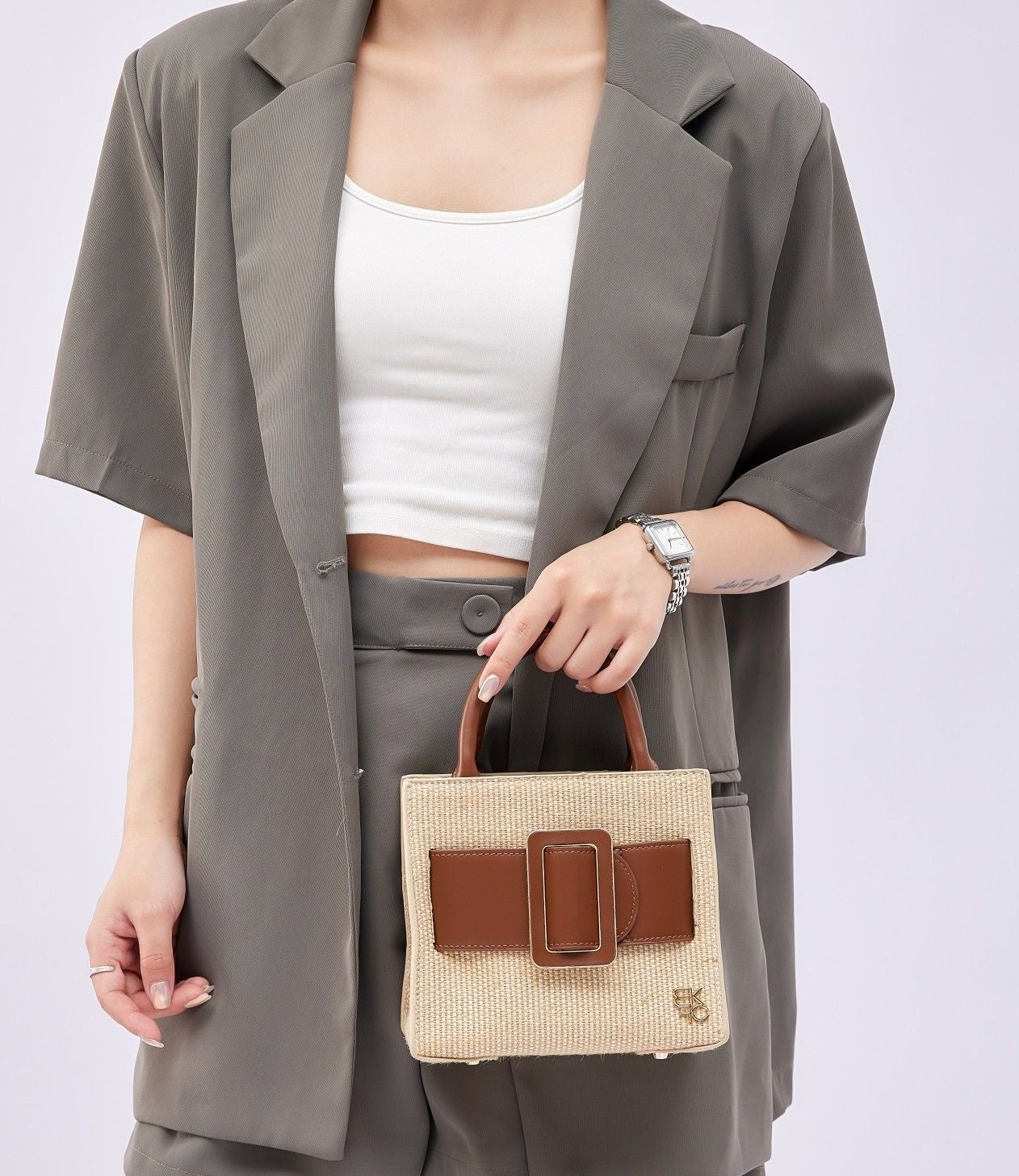 (natural square brown)