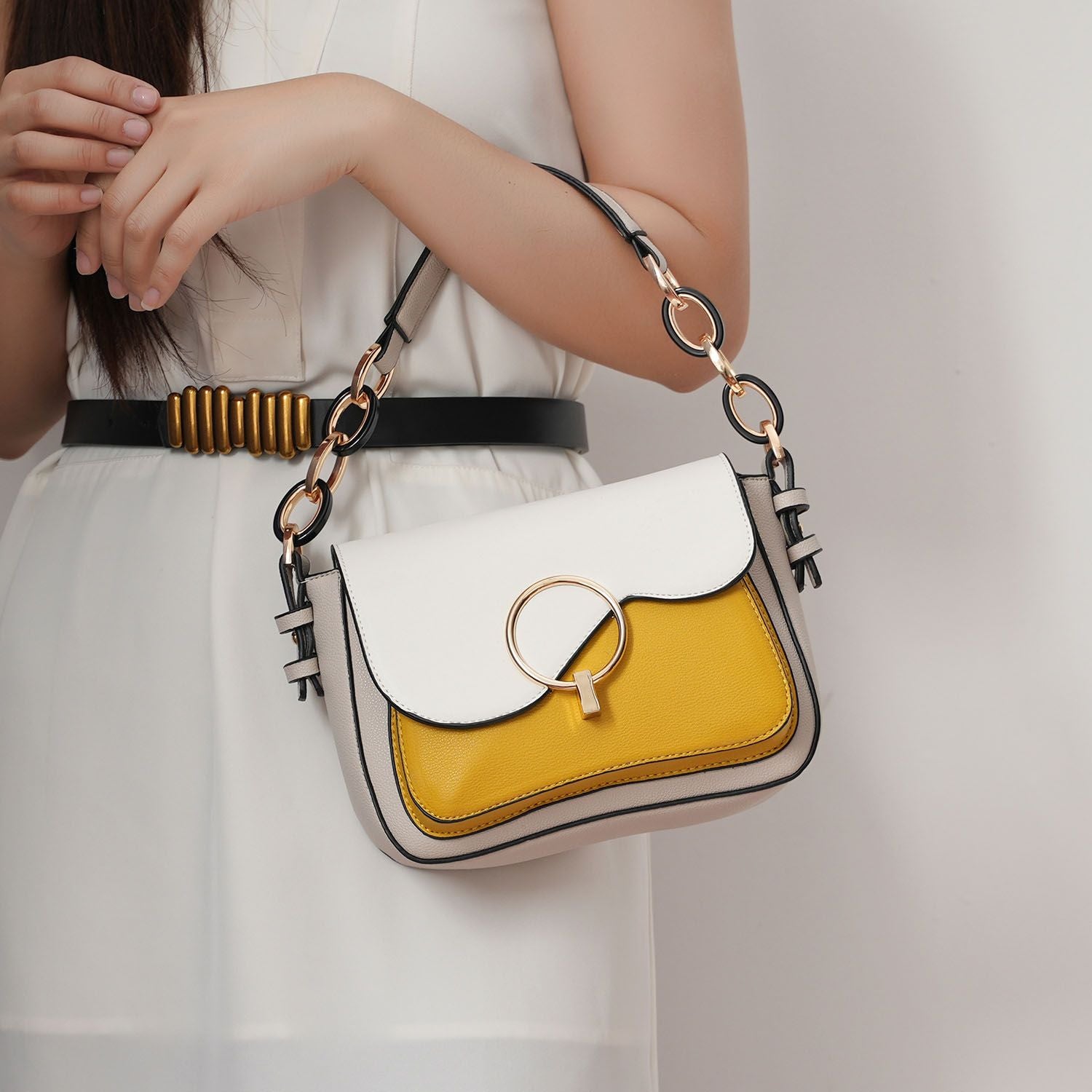 (light grey mustard)