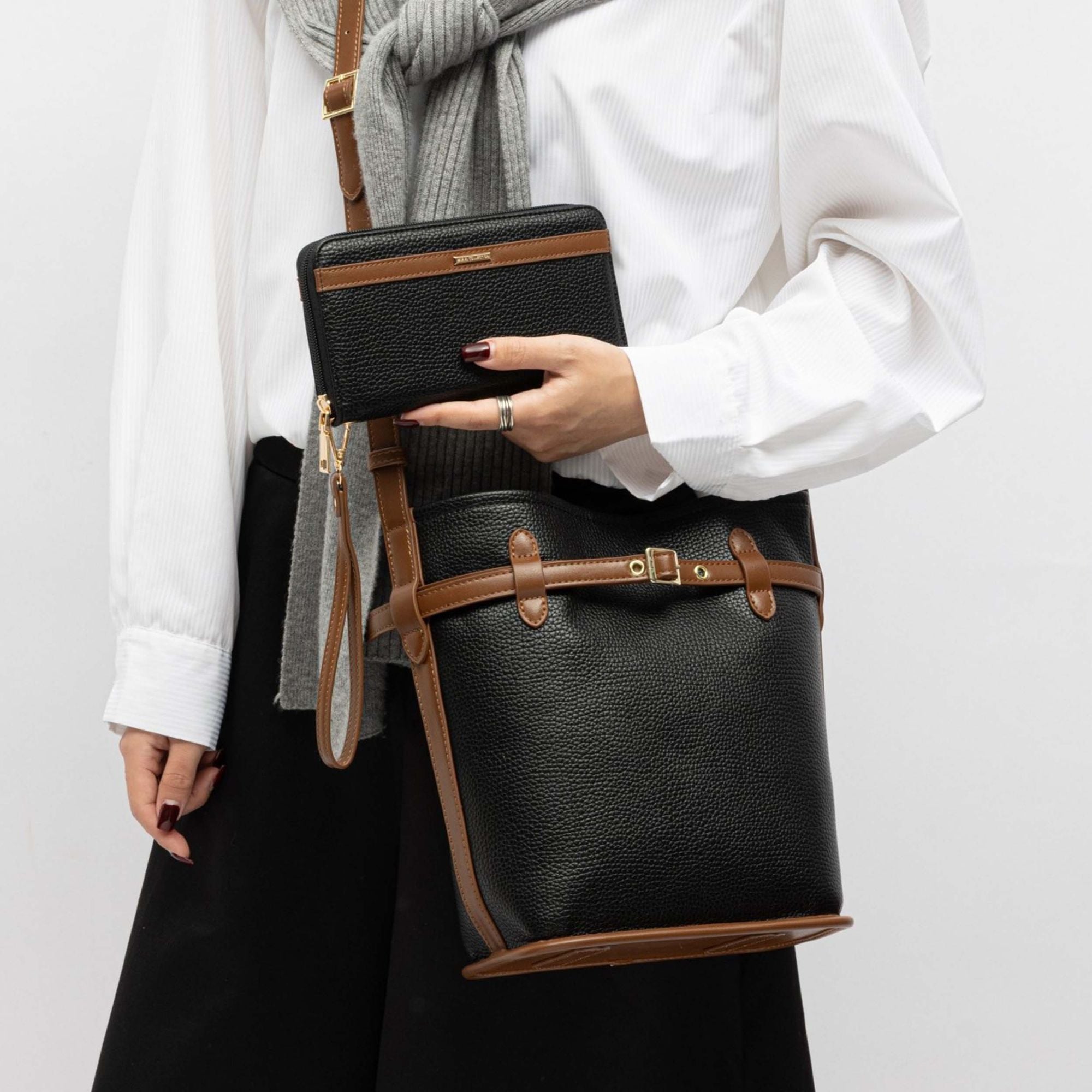 (black)