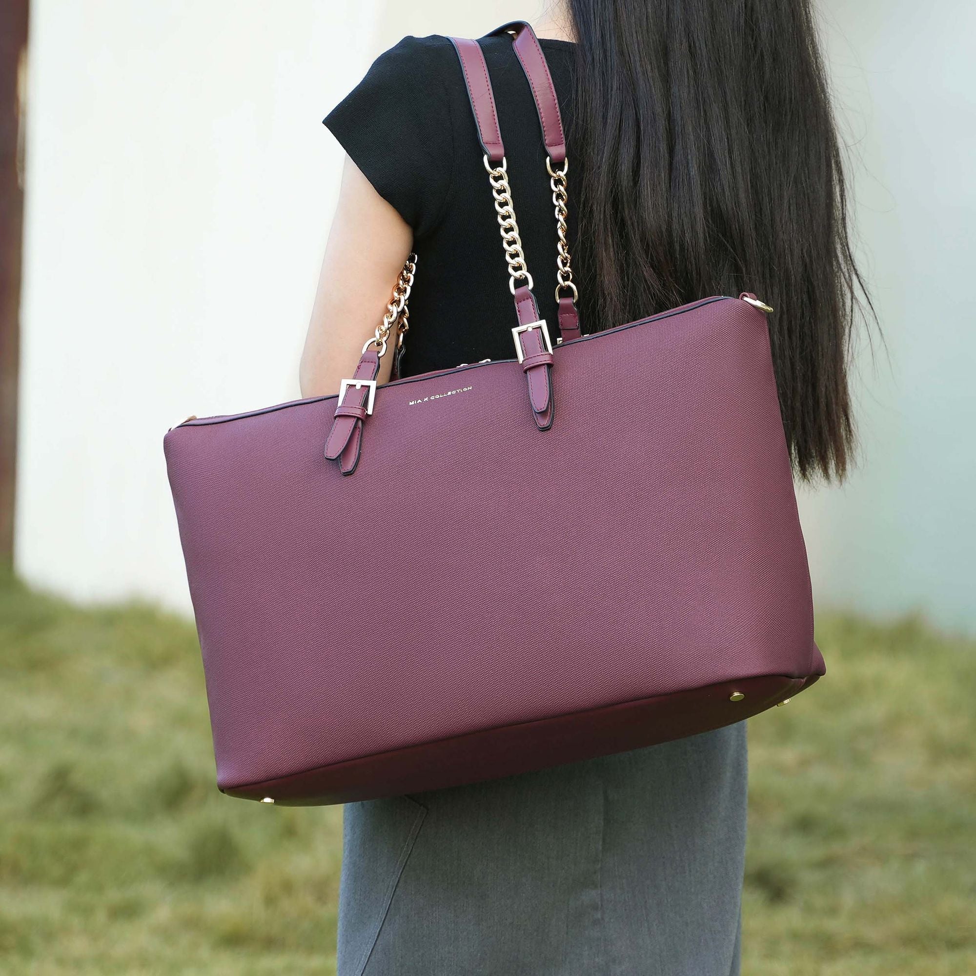 (burgundy)