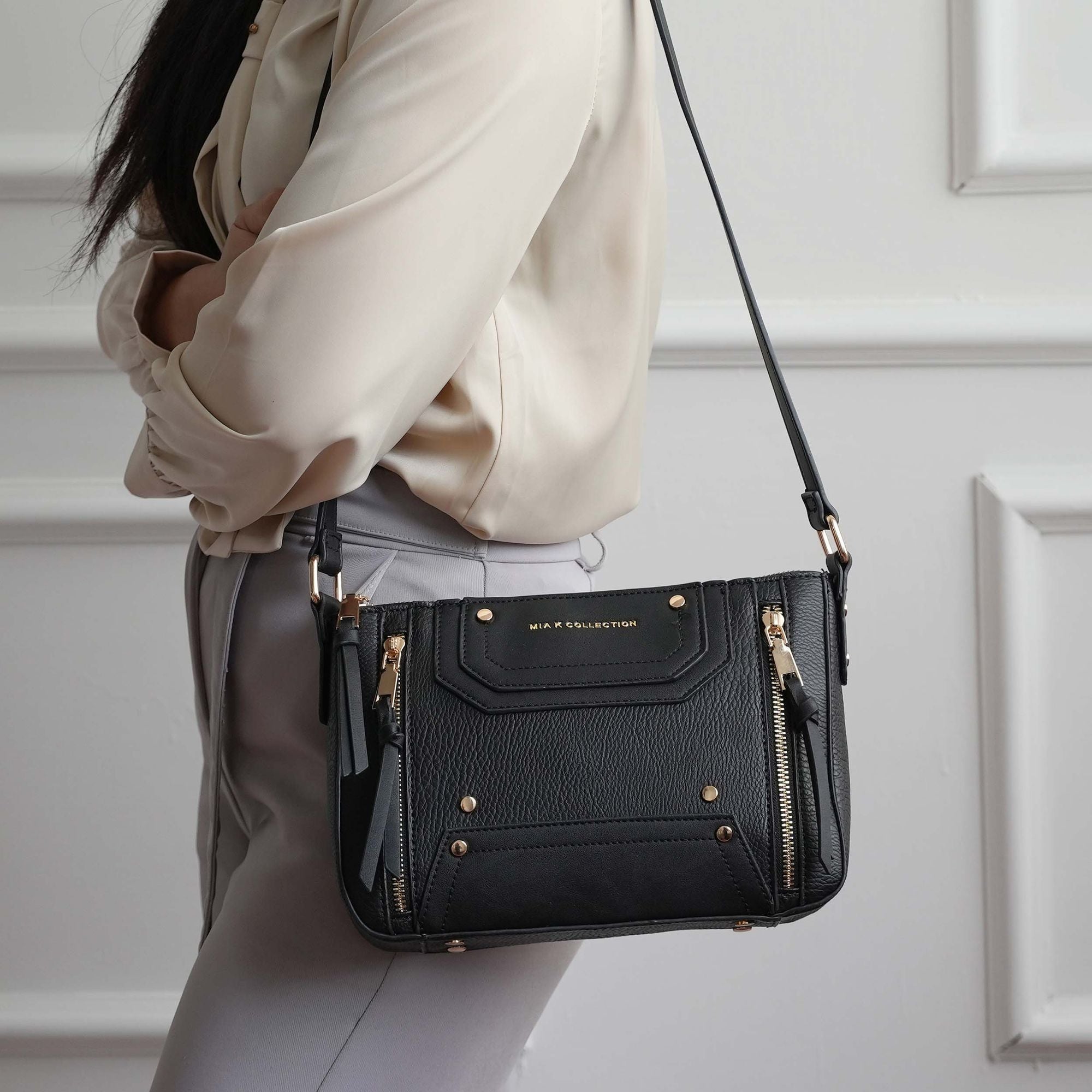 (black)